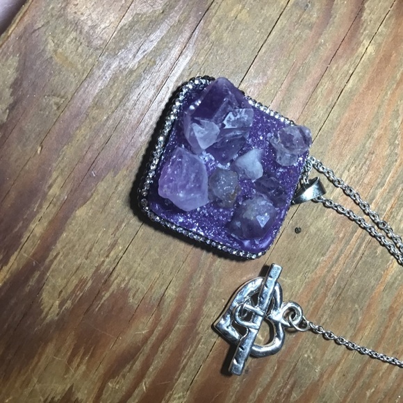 Designmefab handmade chipped amethyst necklace - Picture 4 of 9